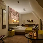 Parkhotel Vincent Отель Нюэнен