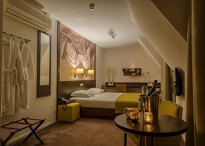 Parkhotel Vincent فندق نوينين